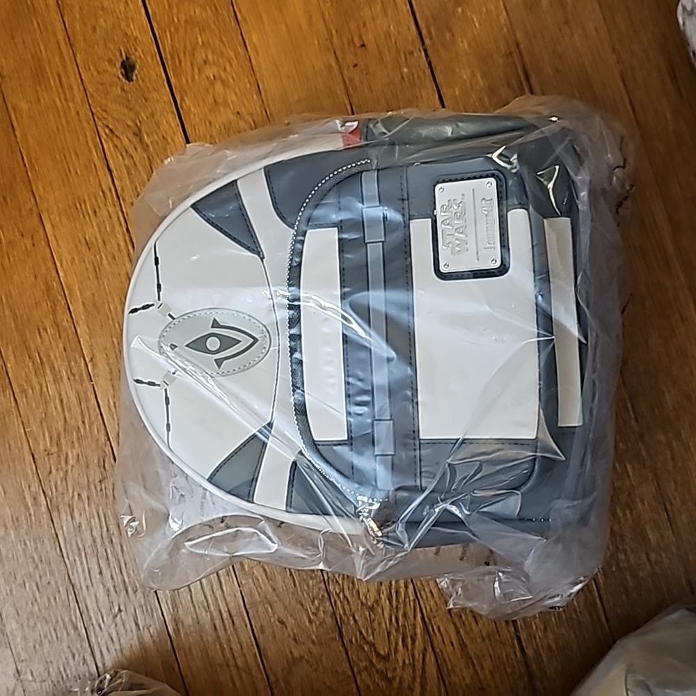 NWT:  STAR WARS BAD BATCH OMEGA COSPLAY MINI BACKPACK - Picture 8 of 9